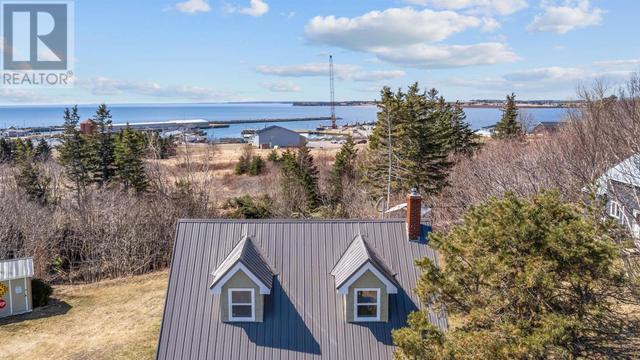 4 Green Street, House detached with 2 bedrooms, 1 bathrooms and null parking in Souris PE | Image 2