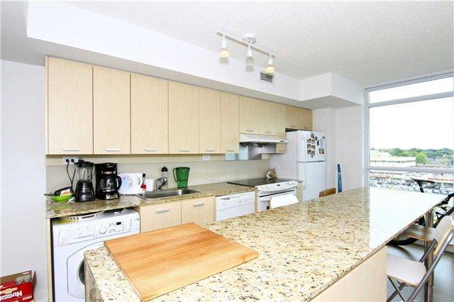 702 - 33 Singer Crt, Condo with 2 bedrooms, 2 bathrooms and 1 parking in Toronto ON | Image 10