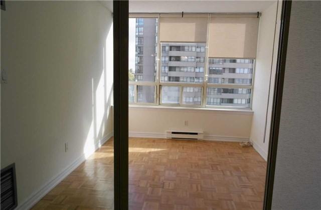 805 - 30 Greenfield Ave, Condo with 1 bedrooms, 1 bathrooms and 1 parking in Toronto ON | Image 11