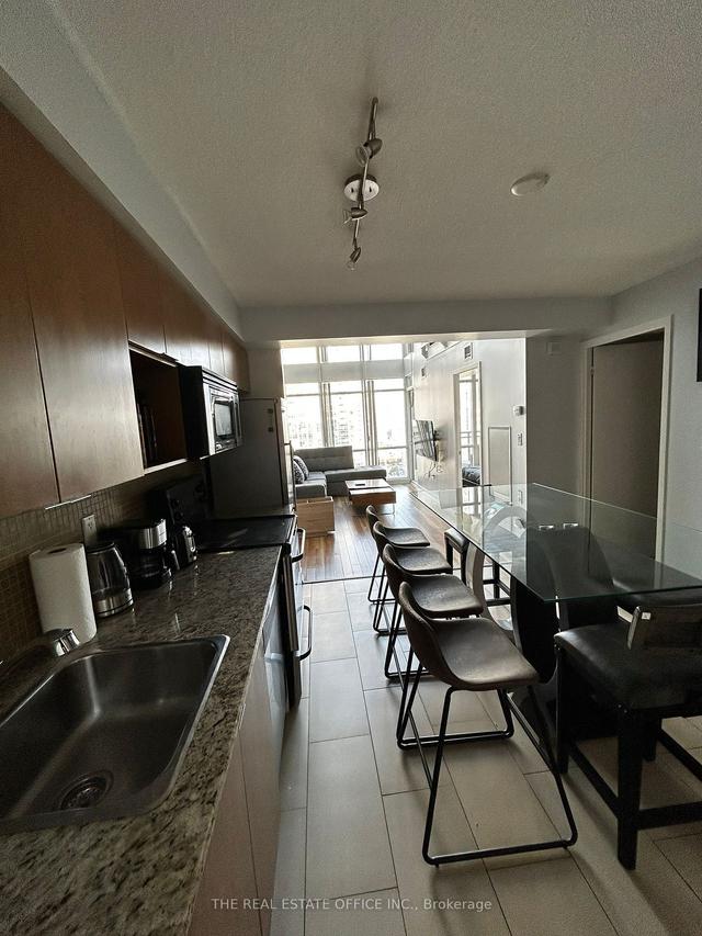 2808 - 15 Fort York Blvd, Condo with 2 bedrooms, 2 bathrooms and 1 parking in Toronto ON | Image 24
