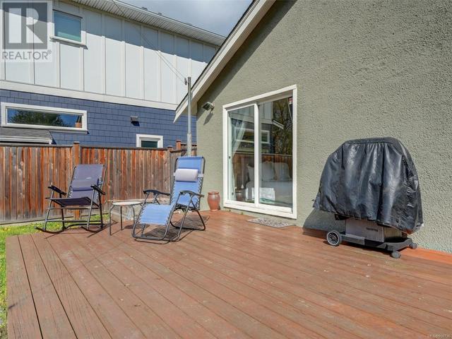 2514 Empire St, House detached with 2 bedrooms, 1 bathrooms and 3 parking in Victoria BC | Image 23