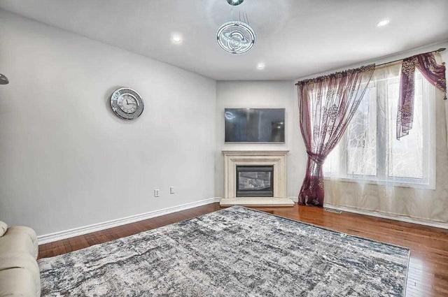 15 Lourakis St, House detached with 4 bedrooms, 5 bathrooms and 6 parking in Richmond Hill ON | Image 10