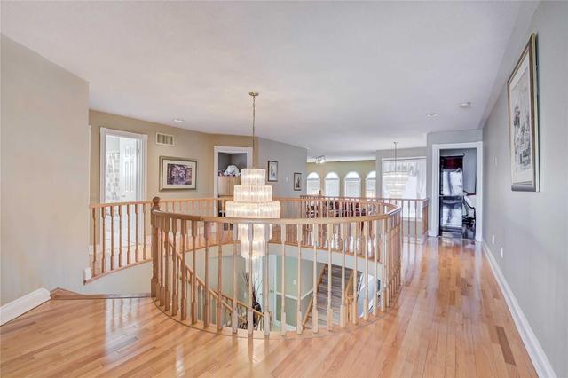 445 Mccaffrey Rd, House detached with 4 bedrooms, 5 bathrooms and 9 parking in Newmarket ON | Image 6