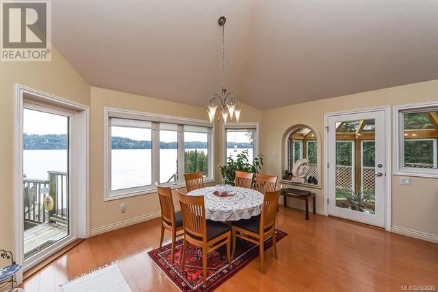 7602 Ships Point Rd, House detached with 3 bedrooms, 3 bathrooms and 6 parking in Comox Valley A BC | Image 40