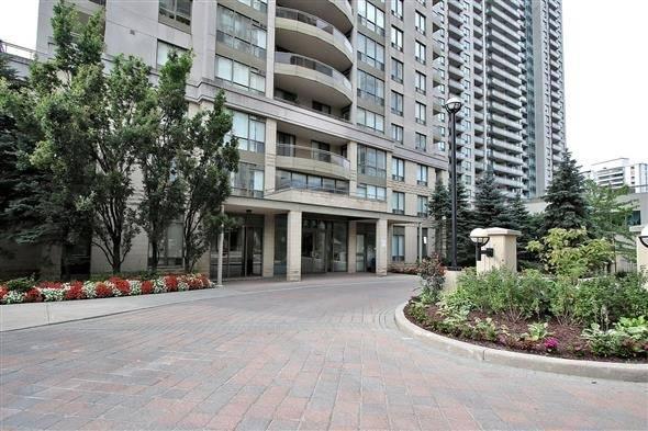 1003 - 256 Doris Ave, Condo with 2 bedrooms, 2 bathrooms and 1 parking in Toronto ON | Image 2