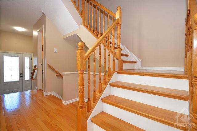 623 Deancourt Crescent, Townhouse with 3 bedrooms, 3 bathrooms and 3 parking in Ottawa ON | Image 16