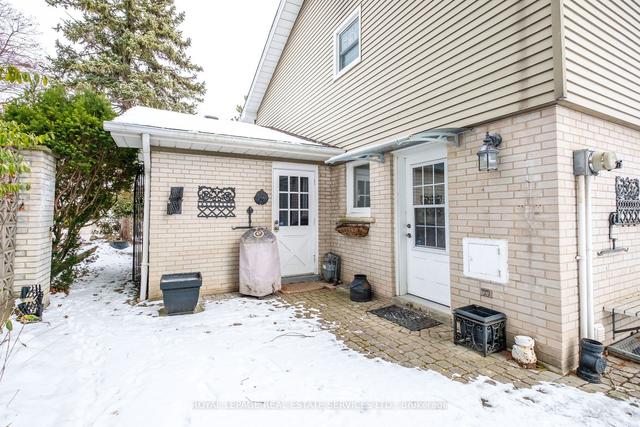 196 Wincott Dr, House detached with 4 bedrooms, 4 bathrooms and 4 parking in Toronto ON | Image 35