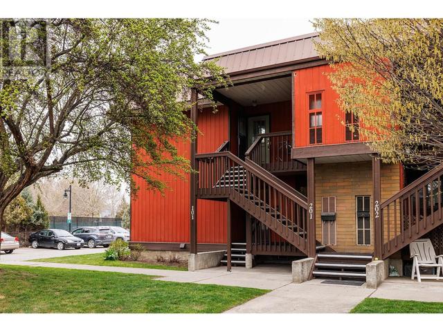101 - 1870 Parkinson Way, House attached with 2 bedrooms, 2 bathrooms and 1 parking in Kelowna BC | Image 18