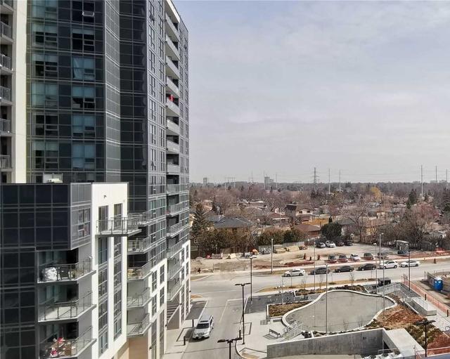 704 - 30 Meadowglen Pl, Condo with 1 bedrooms, 1 bathrooms and 0 parking in Toronto ON | Image 3