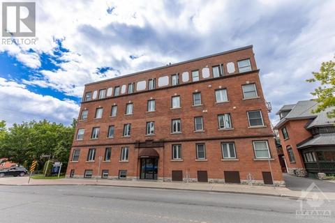 1 - 244 Charlotte Street, Condo with 2 bedrooms, 2 bathrooms and 1 parking in Ottawa ON | Card Image