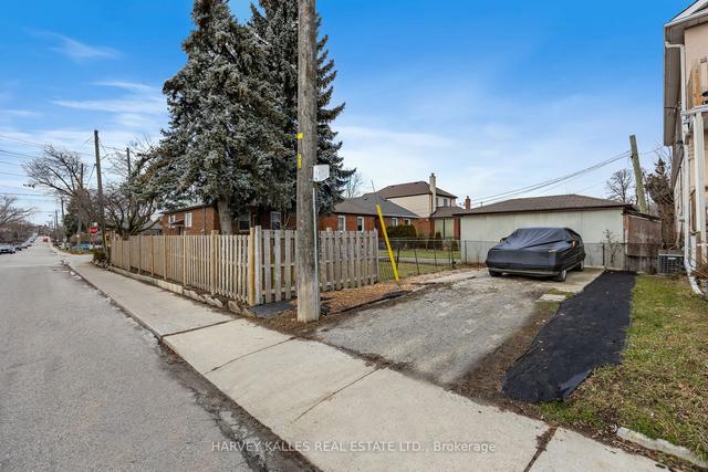 19 Danesbury Ave, House detached with 2 bedrooms, 2 bathrooms and 2 parking in Toronto ON | Image 26