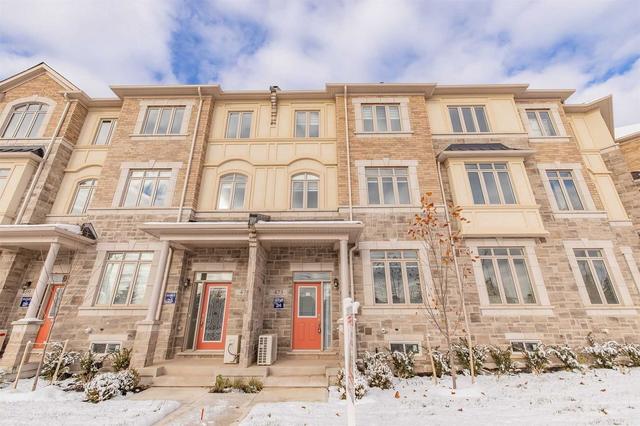 473 Dundas St E, House attached with 4 bedrooms, 4 bathrooms and 4 parking in Oakville ON | Image 1