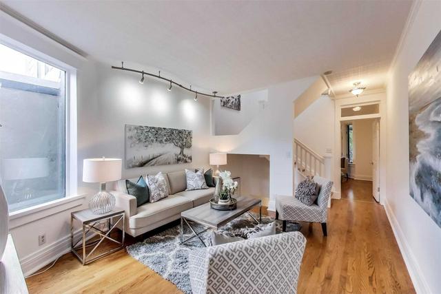 313 Seaton St, House attached with 4 bedrooms, 2 bathrooms and 1 parking in Toronto ON | Image 9