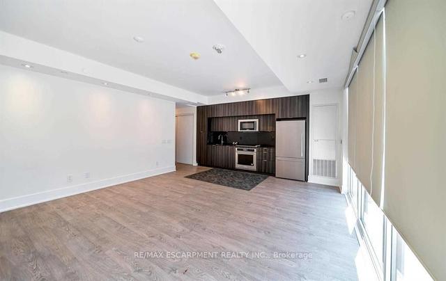 120 - 80 Vanauley St, Condo with 2 bedrooms, 3 bathrooms and 1 parking in Toronto ON | Image 12