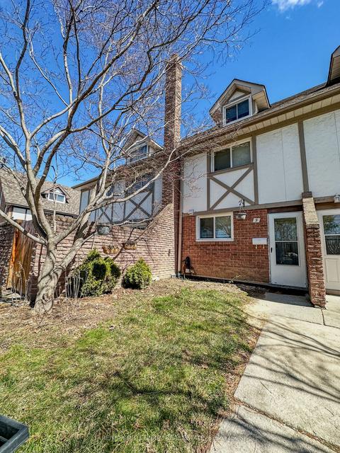 09 - 87 Irwin Rd, Townhouse with 4 bedrooms, 3 bathrooms and 1 parking in Toronto ON | Card Image