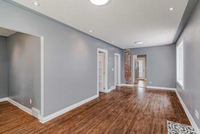125 11 Avenue Ne, House detached with 2 bedrooms, 1 bathrooms and 2 parking in Calgary AB | Image 9