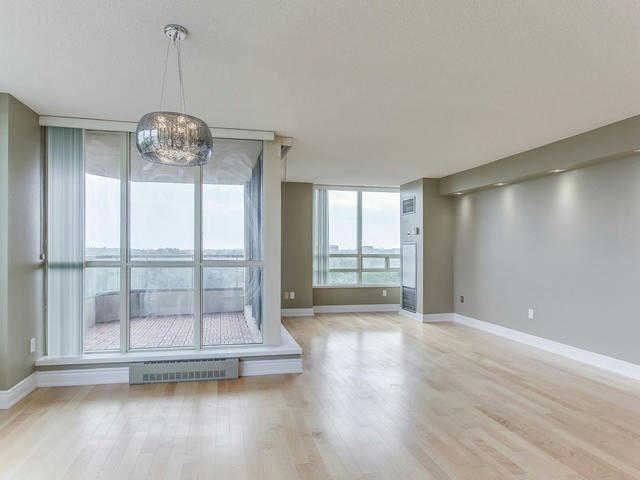 1001 - 75 King St E, Condo with 2 bedrooms, 2 bathrooms and 1 parking in Mississauga ON | Image 5