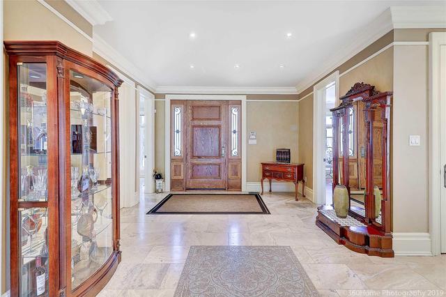 31 Glenbrook Ave, House detached with 5 bedrooms, 4 bathrooms and 6 parking in Toronto ON | Image 3