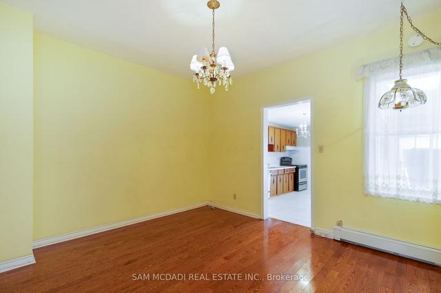 238a Bathurst St, House attached with 3 bedrooms, 2 bathrooms and 2 parking in Toronto ON | Image 5