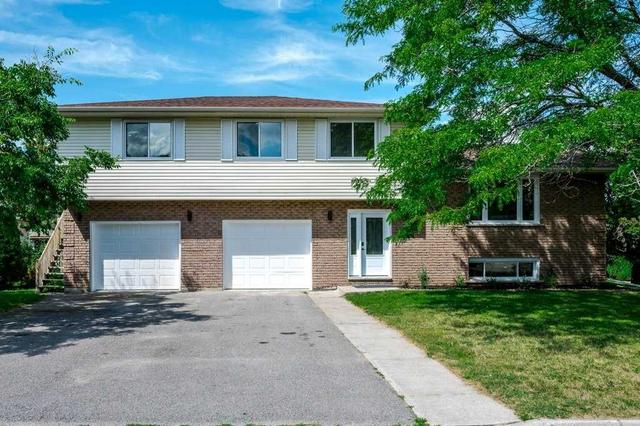 1880 Parkwood Circ, House detached with 3 bedrooms, 3 bathrooms and 6 parking in Peterborough ON | Image 1