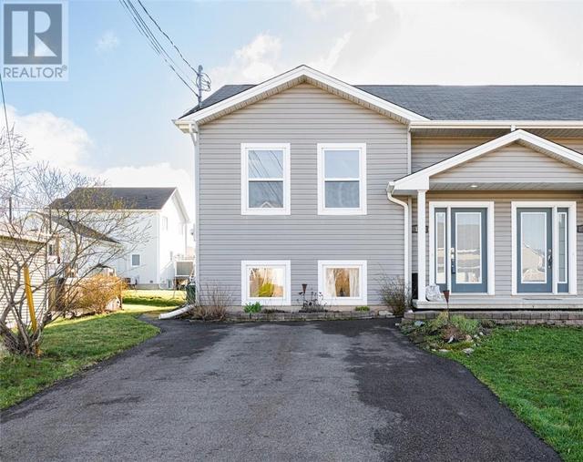 198 Bedard, House semidetached with 3 bedrooms, 1 bathrooms and null parking in Dieppe NB | Card Image