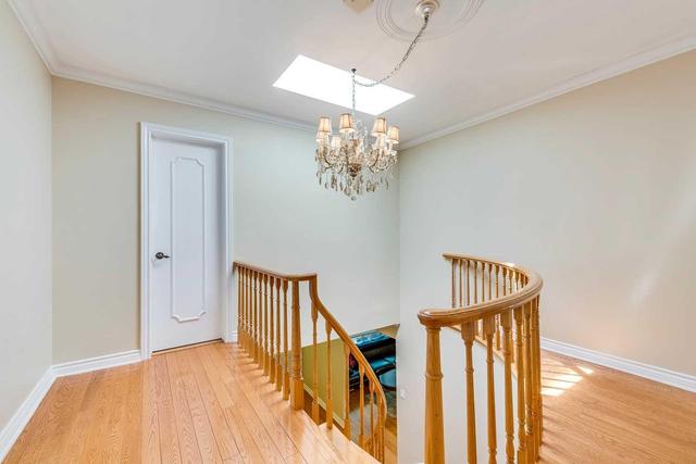 60 Charlton Blvd, House detached with 4 bedrooms, 4 bathrooms and 4 parking in Toronto ON | Image 13