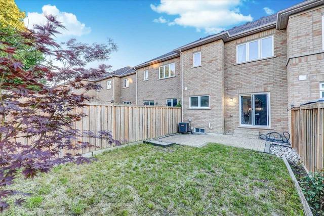 105 Matthewson Ave, House attached with 3 bedrooms, 3 bathrooms and 3 parking in Bradford West Gwillimbury ON | Image 28