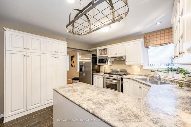 42 Peartree Cres, House detached with 3 bedrooms, 4 bathrooms and 6 parking in Guelph ON | Image 8