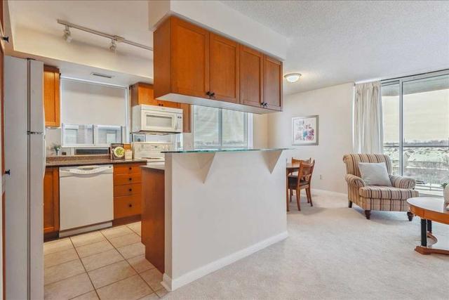 510 - 1140 Parkwest Pl, Condo with 2 bedrooms, 2 bathrooms and 2 parking in Mississauga ON | Image 3