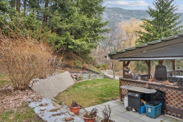 1176 Marshall Road, House detached with 4 bedrooms, 3 bathrooms and 5 parking in Central Kootenay J BC | Image 8