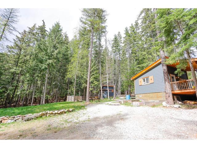 5745 Longbeach Road, House detached with 0 bedrooms, 0 bathrooms and 6 parking in Central Kootenay E BC | Image 1
