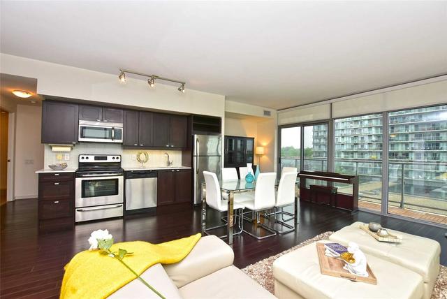 502 - 105 The Queensway Ave, Condo with 2 bedrooms, 2 bathrooms and 1 parking in Toronto ON | Image 12