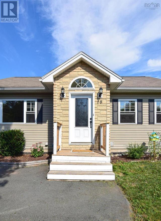 18 Cathy Court, House detached with 3 bedrooms, 2 bathrooms and null parking in Halifax NS | Card Image