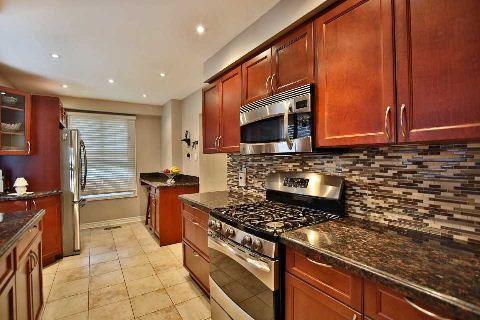 6983 Cadiz Cres, House semidetached with 3 bedrooms, 3 bathrooms and 3 parking in Mississauga ON | Image 4