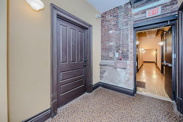 206 - 200 Stinson St, Condo with 1 bedrooms, 2 bathrooms and 1 parking in Hamilton ON | Image 3