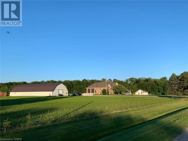 420 Jackson Side Road, House detached with 7 bedrooms, 2 bathrooms and 22 parking in Norfolk County ON | Image 4