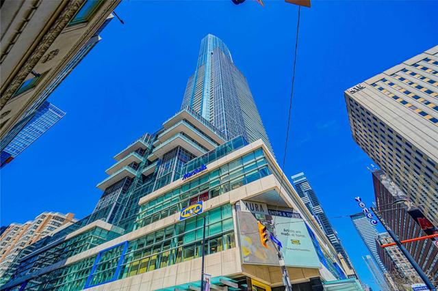 7712 - 388 Yonge St, Condo with 2 bedrooms, 2 bathrooms and 1 parking in Toronto ON | Image 31