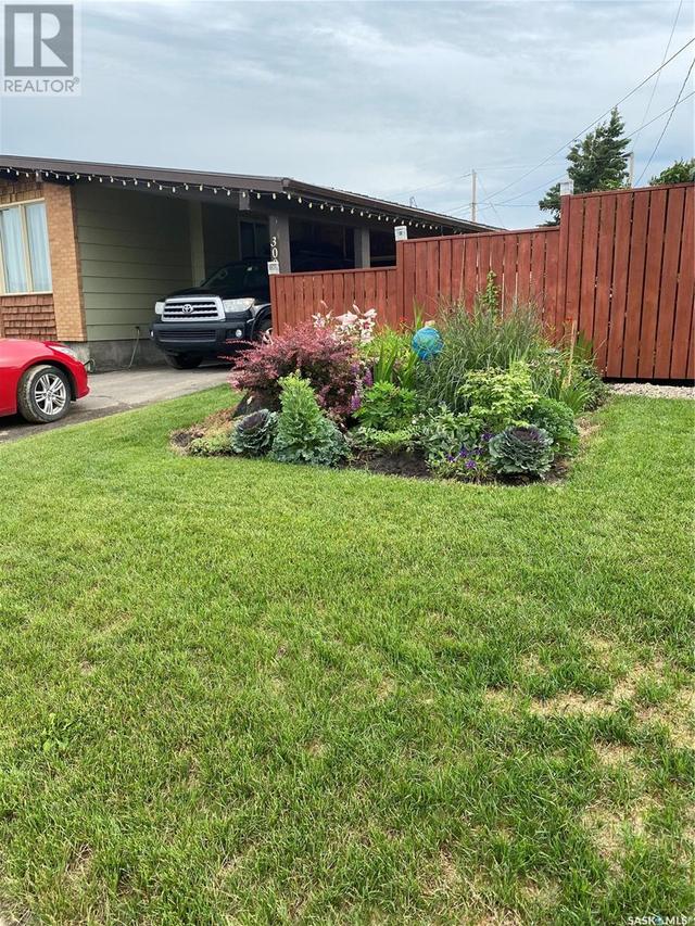 300 3rd Avenue W, House detached with 4 bedrooms, 3 bathrooms and null parking in Debden SK | Image 4