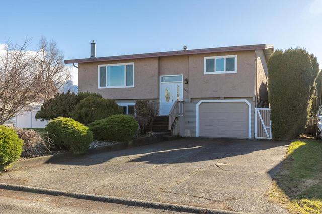 8735 Cornwall Crescent, House detached with 3 bedrooms, 2 bathrooms and null parking in Chilliwack BC | Image 1