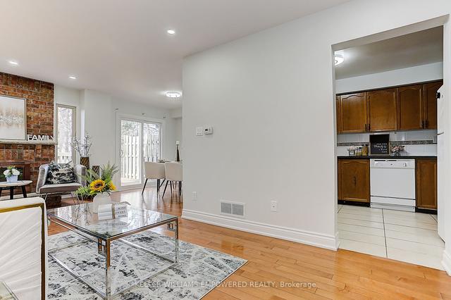 48 - 10 Cardwell Ave, Townhouse with 3 bedrooms, 3 bathrooms and 3 parking in Toronto ON | Image 27