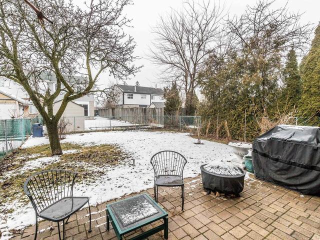 3646 Molly Ave, House semidetached with 3 bedrooms, 2 bathrooms and 4 parking in Mississauga ON | Image 30