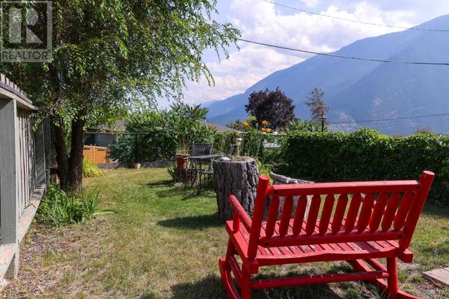 383 Pine Street, House detached with 3 bedrooms, 2 bathrooms and null parking in Lillooet BC | Image 10