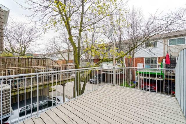 565 Melita Cres, House attached with 3 bedrooms, 2 bathrooms and 1 parking in Toronto ON | Image 32