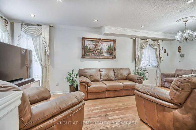 18 Highwood Rd, House detached with 4 bedrooms, 3 bathrooms and 4 parking in Brampton ON | Image 40