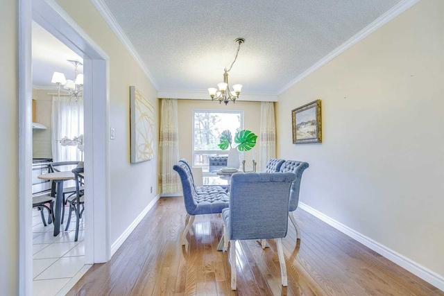 1428 Freeport Dr, House semidetached with 3 bedrooms, 2 bathrooms and 4 parking in Mississauga ON | Image 2