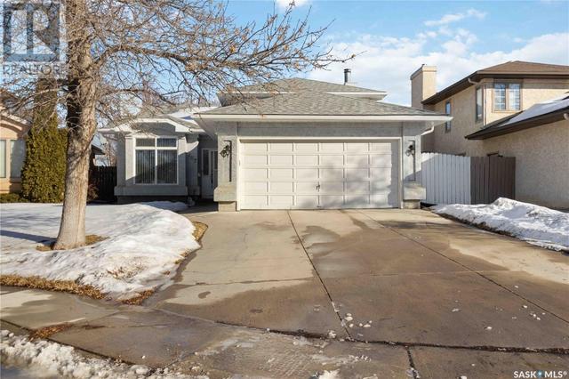 207 Steiger Crescent, House detached with 4 bedrooms, 3 bathrooms and null parking in Saskatoon SK | Image 3