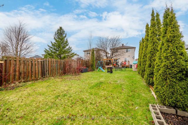 109 Wessenger Dr, House attached with 3 bedrooms, 2 bathrooms and 3 parking in Barrie ON | Image 16