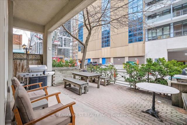 72 St Patrick St, Condo with 1 bedrooms, 1 bathrooms and 0 parking in Toronto ON | Image 9