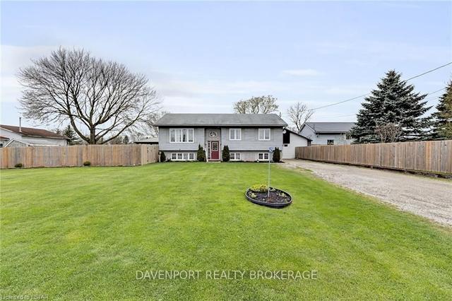 9475 Springwater Rd, House detached with 2 bedrooms, 2 bathrooms and 7 parking in Central Elgin ON | Image 23