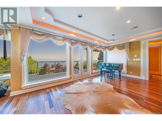 1629 Langton Place, House detached with 6 bedrooms, 7 bathrooms and 3 parking in West Vancouver BC | Image 12